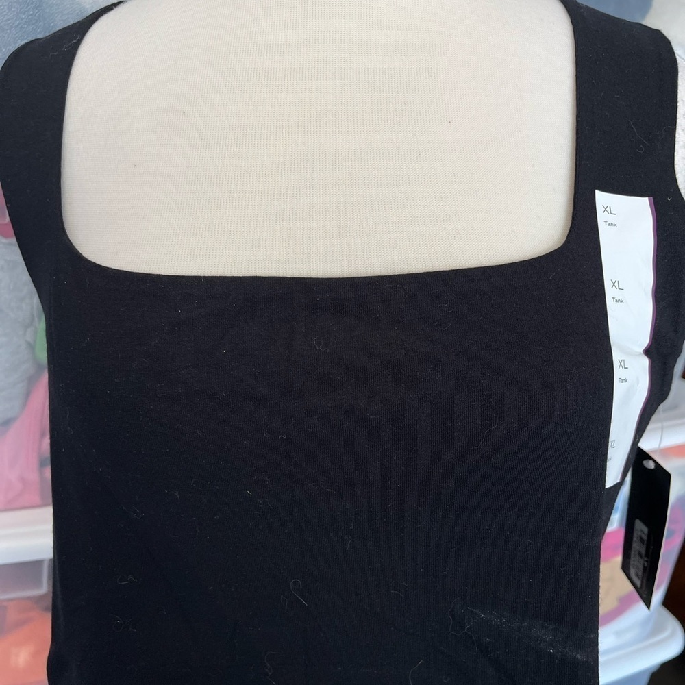 Cropped Tank - Picture 2 of 6